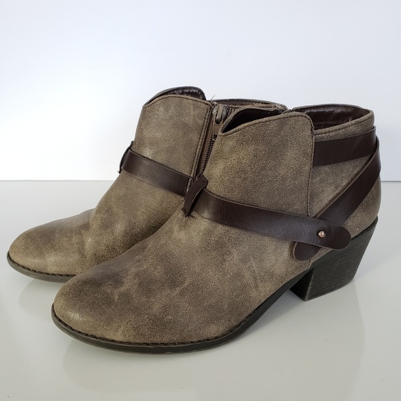 SODA Gray Ankle Bootie Brown Strap size 6 - 6.5 - Picture 2 of 7